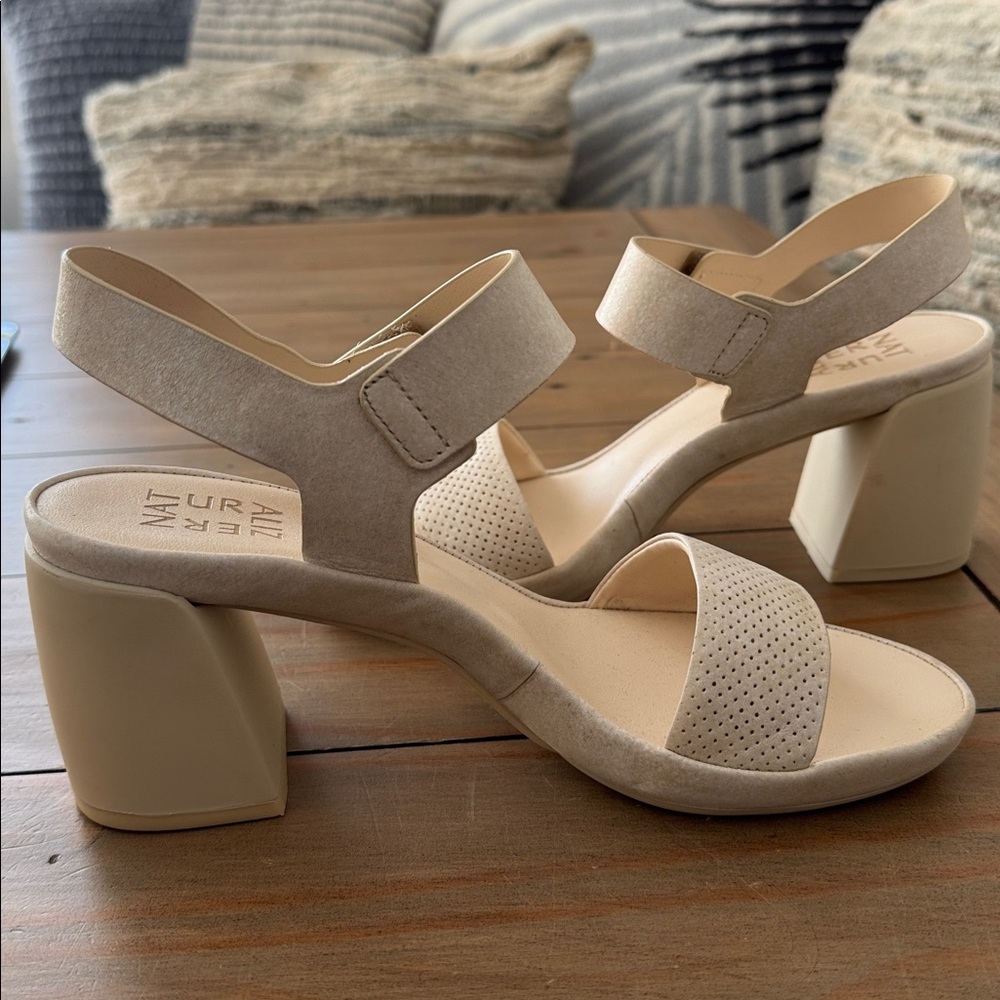 Naturalizer Cream‎ Leather Genn-Rise 2 Strappy Block Heel Sandal Size 7